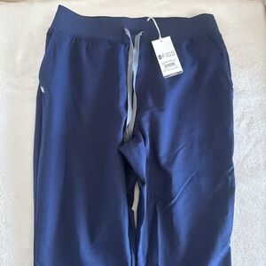 FIGS women’s Cordova flared leggings